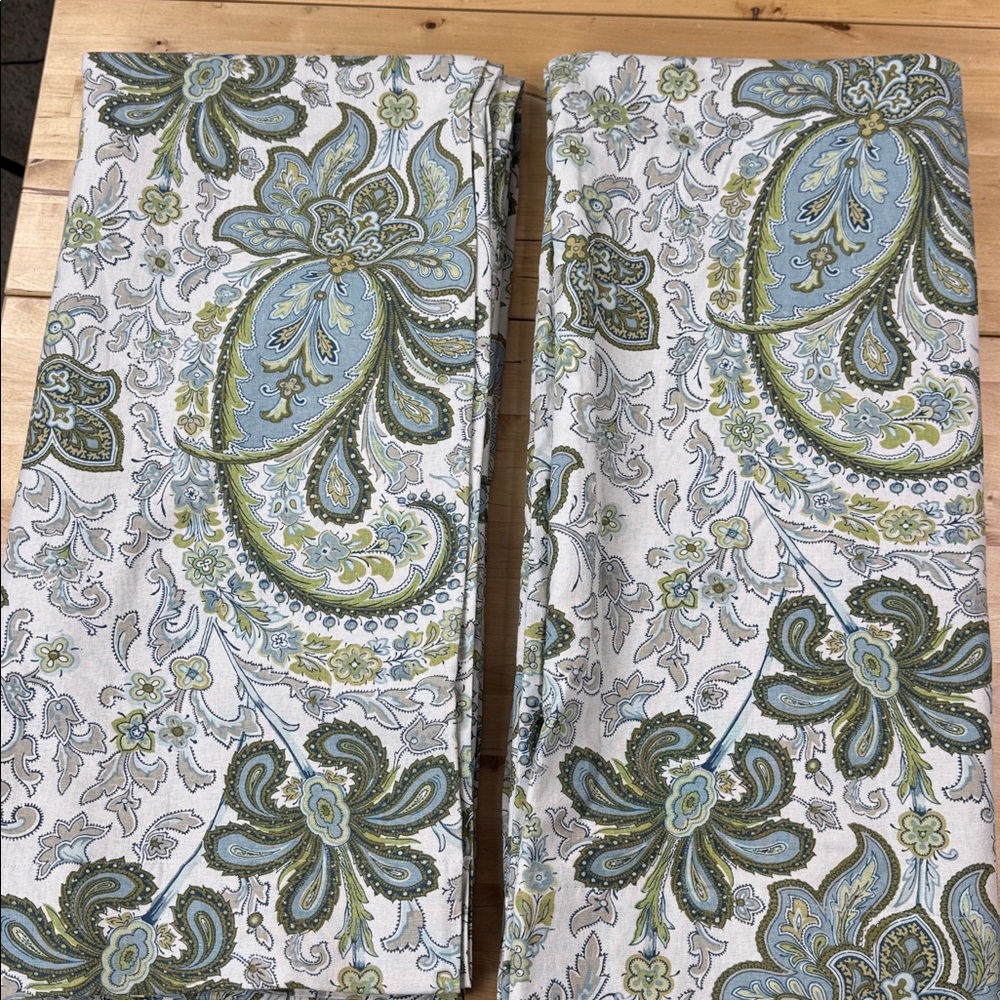 Pottery Barn 2 Curtain Panels 50x108 Pinch Pleat Linen Cotton Blackout Green